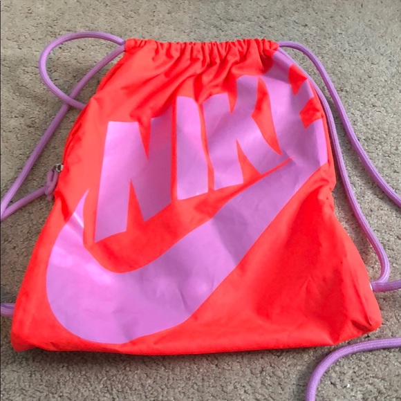 red nike drawstring bag